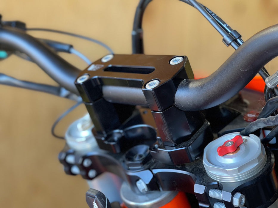 Bar Riser Submount - 690/700