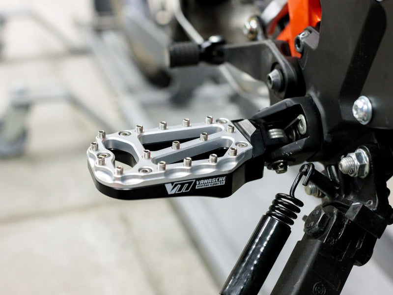 KTM 390 Footpegs