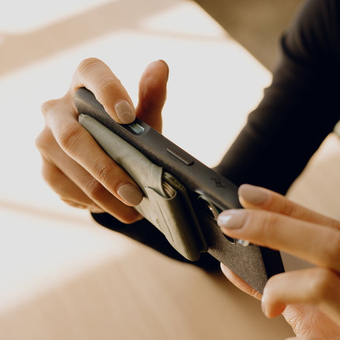 Everyday Case | iPhone 16 Charcoal