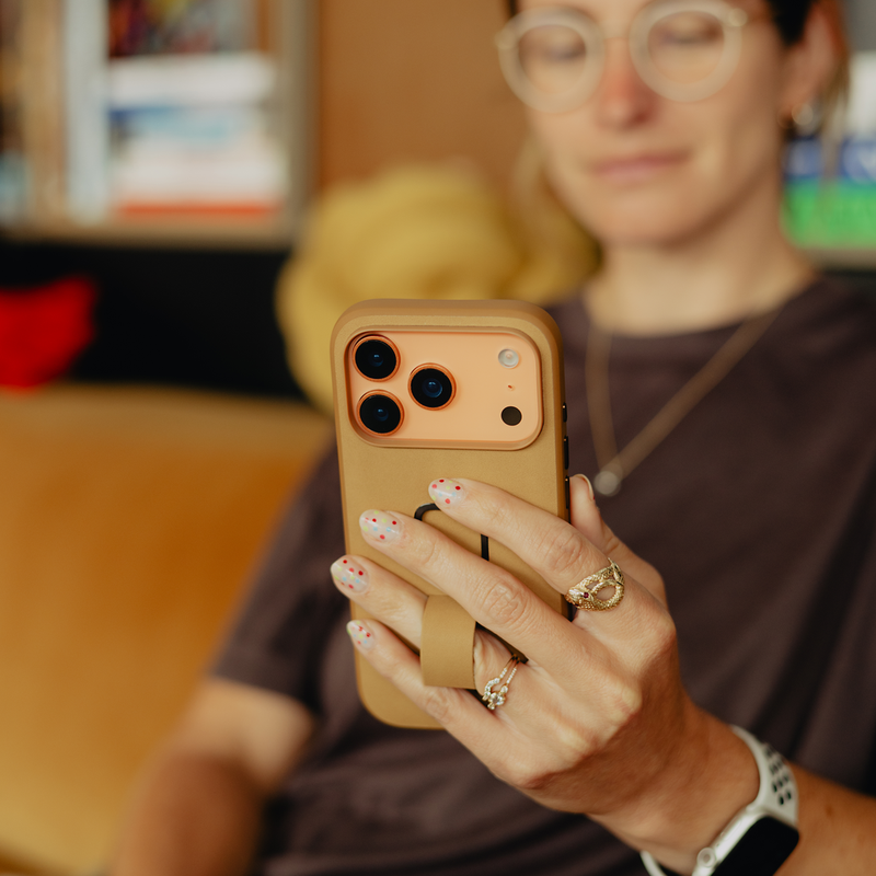Everyday Loop Case | iPhone 17 Pro Max | Tan